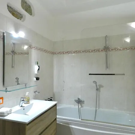 Jacuzzi/private Garden/self Check-in/freeparking 아파트 *
