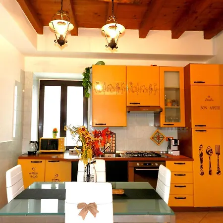 Jacuzzi/private Garden/self Check-in/freeparking Apartment Bergamo